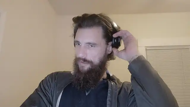 Armyexhibitionistvet online show from 10-13-25, 01:45