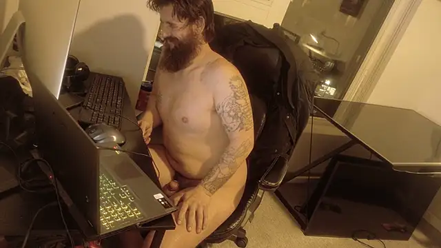 Armyexhibitionistvet online show from 12-18-25, 01:33