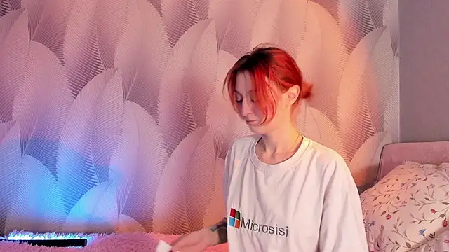 Snapshot of CrystalRey chatting on 02-25-25, 04:57 CrystalRey online show from 02-25-25, 04:57