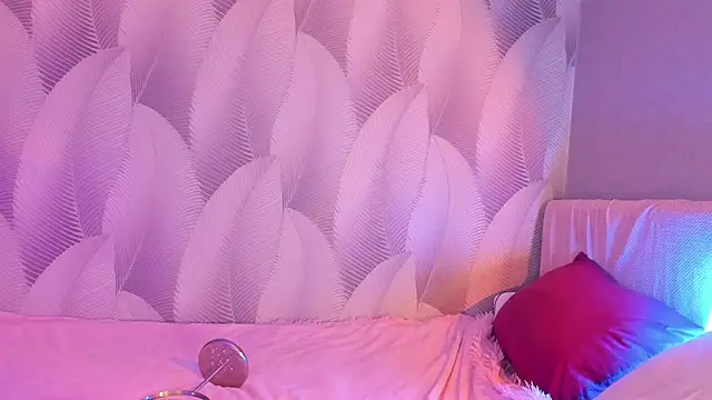 Snapshot of CrystalRey chatting on 03-11-25, 05:24 CrystalRey online show from 03-11-25, 05:24