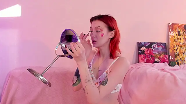 Snapshot of CrystalRey chatting on 02-17-25, 05:14 CrystalRey online show from 02-17-25, 05:14