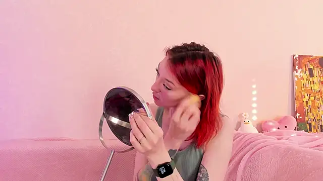 Snapshot of CrystalRey chatting on 02-09-25, 04:57 CrystalRey online show from 02-09-25, 04:57