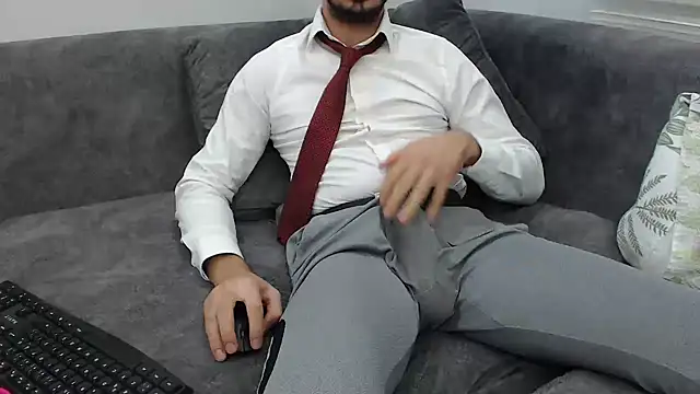 Naughtb0y online show from 11-16-25, 09:41