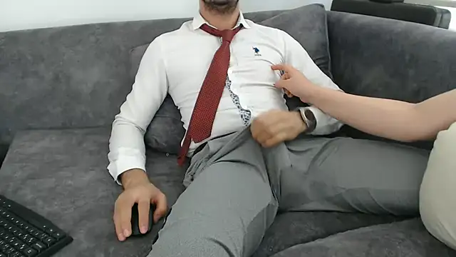 Snapshot of Naughtb0y chatting on 06-08-26, 11:44 Naughtb0y online show from 06-08-26, 11:44
