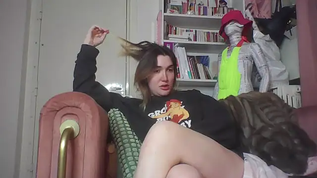 Icy  Diamond online show from 12-04-25, 07:07