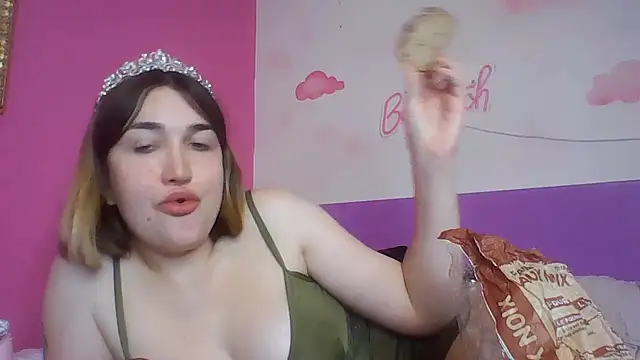 Snapshot of Icy__Diamond chatting on 05-14-26, 08:17 Icy Diamond online show from 05-14-26, 08:17