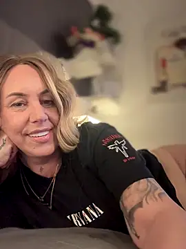 blondebitch2 online show from 11-15-25, 03:27