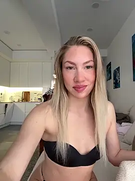 LuisaBecker online show from 03-06-26, 12:55