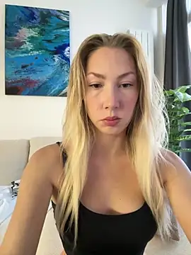 LuisaBecker online show from 11-28-25, 01:22