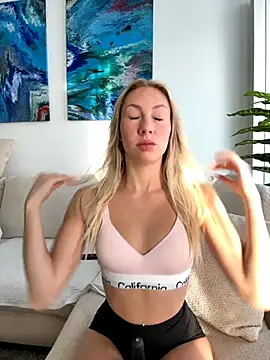 LuisaBecker online show from 10-22-25, 01:10