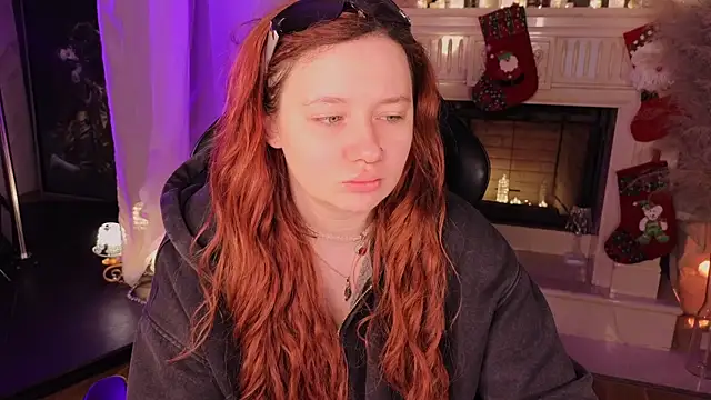 Snapshot of carolina_elf chatting on 12-05-25, 02:37 carolina elf online show from 12-05-25, 02:37