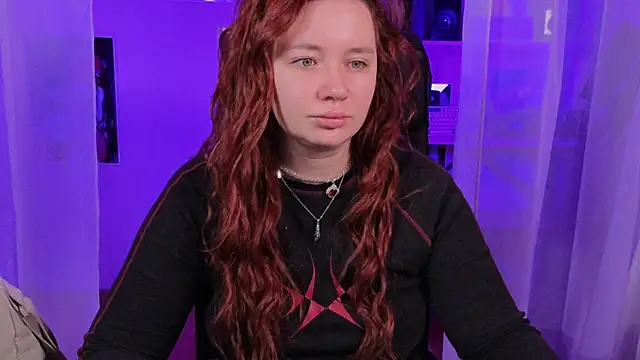 Snapshot of carolina_elf chatting on 10-22-25, 05:18 carolina elf online show from 10-22-25, 05:18