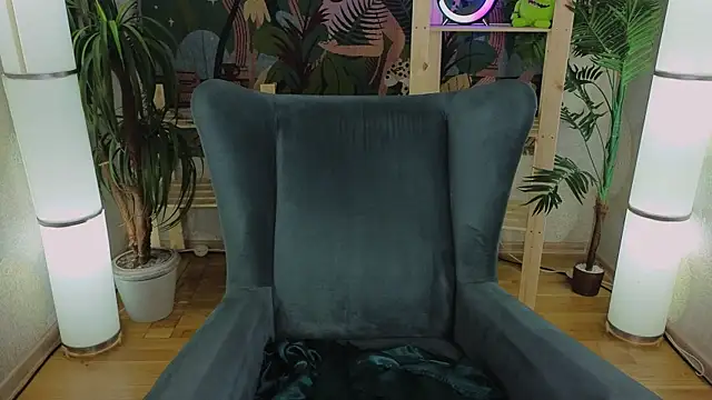 Snapshot of carolina_elf chatting on 03-16-25, 04:01 carolina elf online show from 03-16-25, 04:01