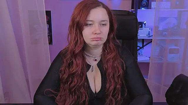 Snapshot of carolina_elf chatting on 10-19-25, 12:30 carolina elf online show from 10-19-25, 12:30