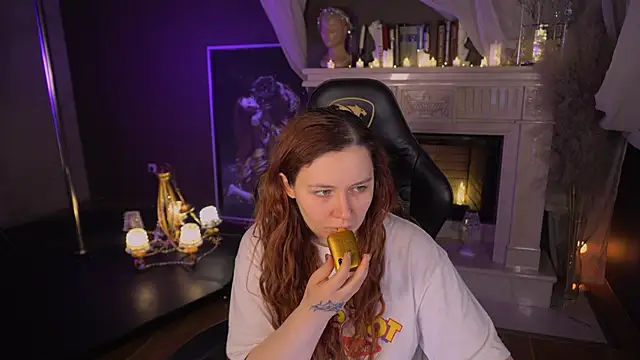 Snapshot of carolina_elf chatting on 11-22-25, 12:48 carolina elf online show from 11-22-25, 12:48