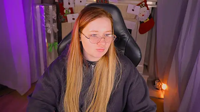 Snapshot of carolina_elf chatting on 01-15-26, 05:22 carolina elf online show from 01-15-26, 05:22