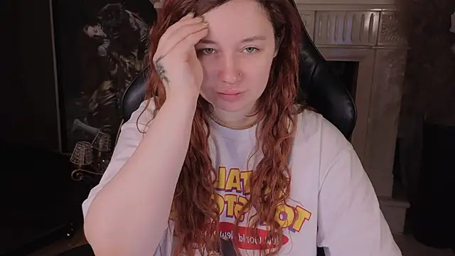 Snapshot of carolina_elf chatting on 11-21-25, 12:26 carolina elf online show from 11-21-25, 12:26