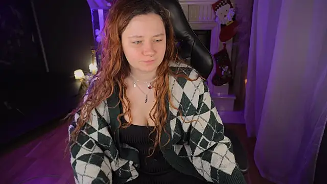 Snapshot of carolina_elf chatting on 12-16-25, 05:11 carolina elf online show from 12-16-25, 05:11