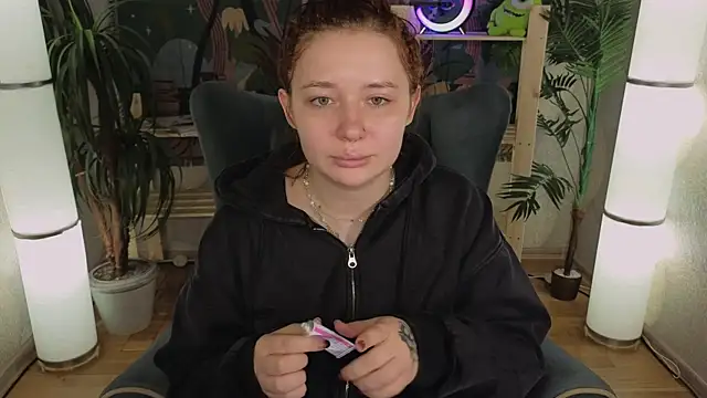 Snapshot of carolina_elf chatting on 03-16-25, 12:55 carolina elf online show from 03-16-25, 12:55