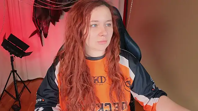 Snapshot of carolina_elf chatting on 11-04-25, 06:06 carolina elf online show from 11-04-25, 06:06