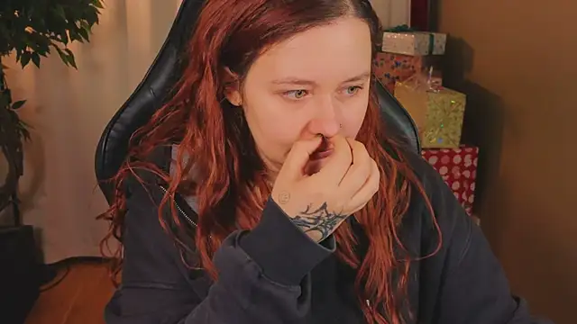 Snapshot of carolina_elf chatting on 11-30-25, 01:23 carolina elf online show from 11-30-25, 01:23