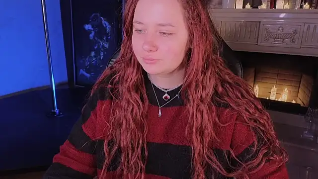 Snapshot of carolina_elf chatting on 10-14-25, 05:41 carolina elf online show from 10-14-25, 05:41