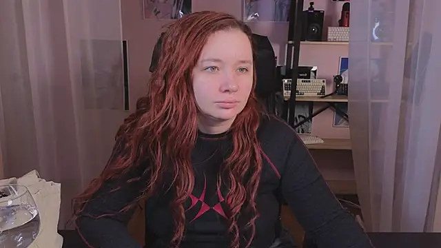 Snapshot of carolina_elf chatting on 10-24-25, 10:36 carolina elf online show from 10-24-25, 10:36