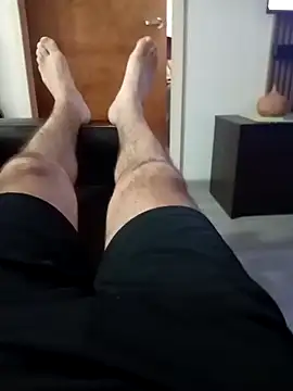 Snapshot of ale5858 chatting on 10-24-25, 01:48 ale5858 online show from 10-24-25, 01:48