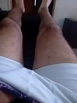 Snapshot of ale5858 chatting on 10-27-25, 07:59 ale5858 online show from 10-27-25, 07:59