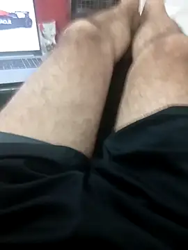 Snapshot of ale5858 chatting on 10-21-25, 02:00 ale5858 online show from 10-21-25, 02:00