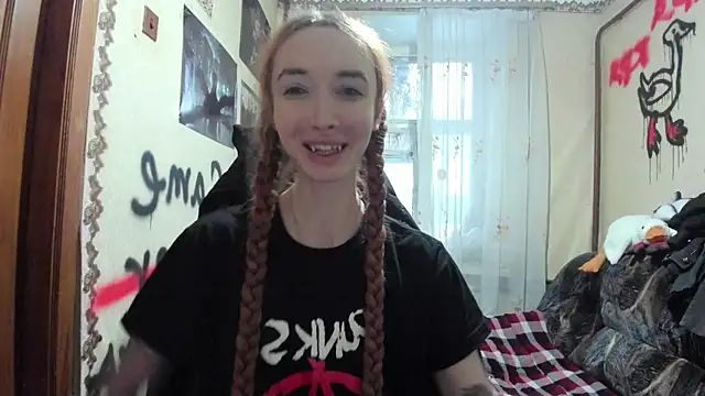 Snapshot of Roxy_Silver chatting on 02-26-25, 02:49 Roxy Silver online show from 02-26-25, 02:49