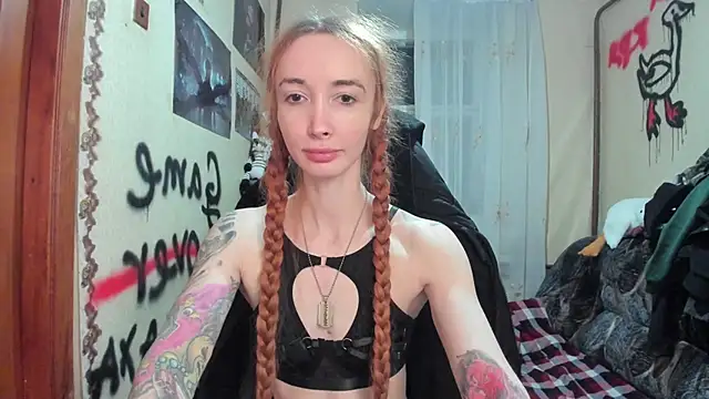 Snapshot of Roxy_Silver chatting on 02-26-25, 10:04 Roxy Silver online show from 02-26-25, 10:04