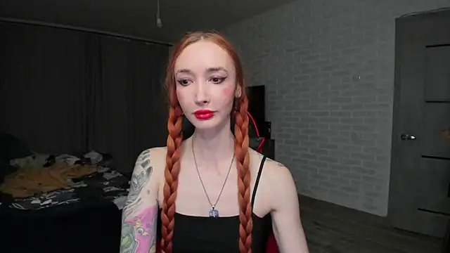 Roxy Silver online show from 10-26-25, 07:14