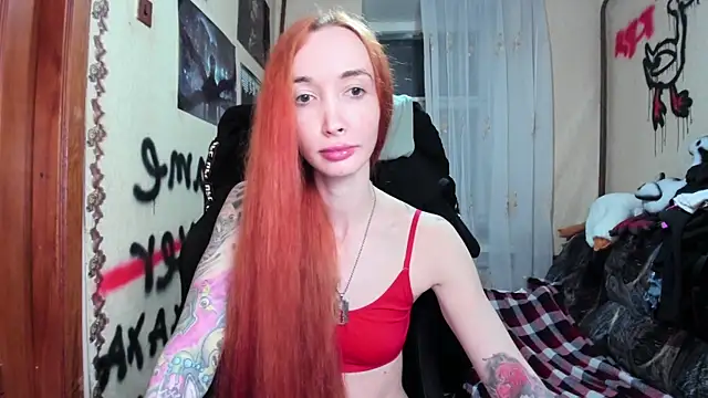 Snapshot of Roxy_Silver chatting on 10-04-25, 09:05 Roxy Silver online show from 10-04-25, 09:05