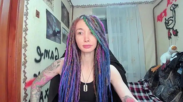 Snapshot of Roxy_Silver chatting on 02-07-25, 10:09 Roxy Silver online show from 02-07-25, 10:09