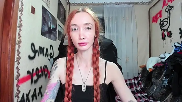 Snapshot of Roxy_Silver chatting on 10-11-25, 09:38 Roxy Silver online show from 10-11-25, 09:38