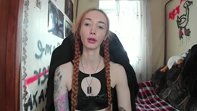 Snapshot of Roxy_Silver chatting on 03-01-25, 10:45 Roxy Silver online show from 03-01-25, 10:45