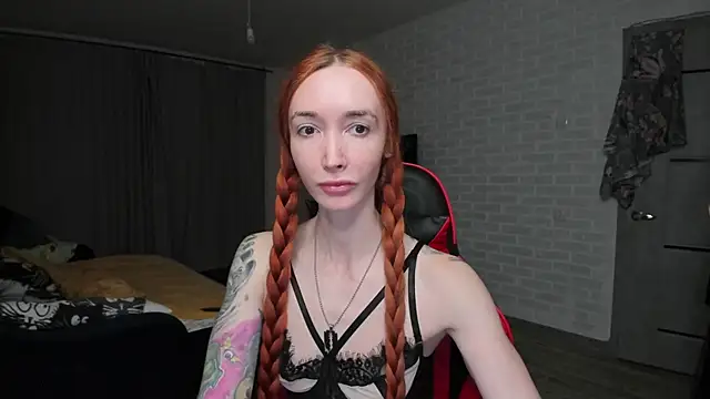 Snapshot of Roxy_Silver chatting on 10-19-25, 08:44 Roxy Silver online show from 10-19-25, 08:44