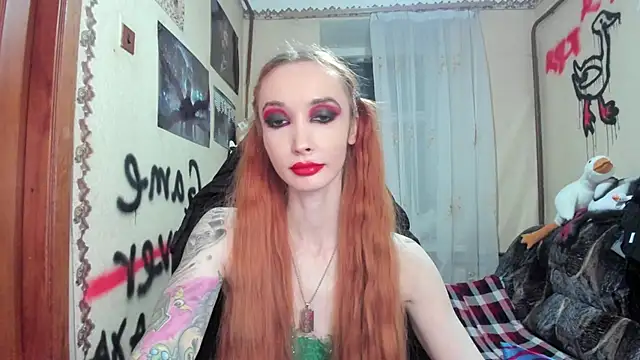 Snapshot of Roxy_Silver chatting on 02-21-25, 01:00 Roxy Silver online show from 02-21-25, 01:00