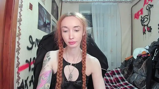 Snapshot of Roxy_Silver chatting on 03-02-25, 02:08 Roxy Silver online show from 03-02-25, 02:08