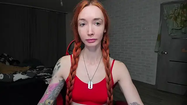 Snapshot of Roxy_Silver chatting on 10-07-25, 02:51 Roxy Silver online show from 10-07-25, 02:51