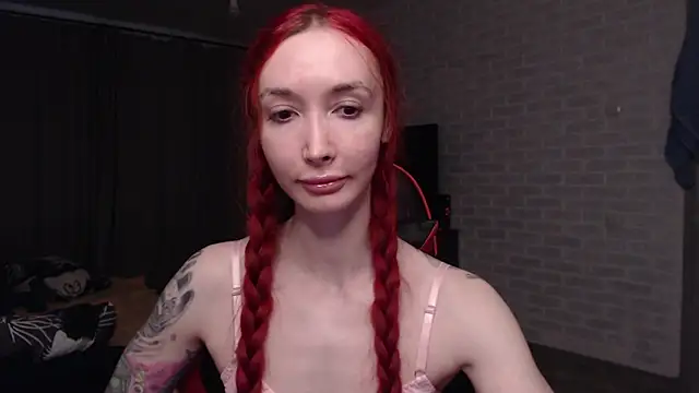 Roxy Silver online show from 05-16-26, 01:37
