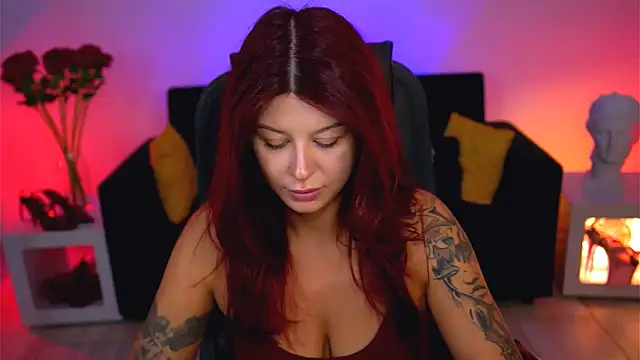 Snapshot of NicoleMun chatting on 10-14-25, 12:50 NicoleMun online show from 10-14-25, 12:50