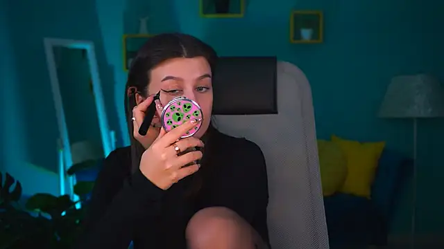 Snapshot of NicoleMun chatting on 02-07-25, 05:07 NicoleMun online show from 02-07-25, 05:07