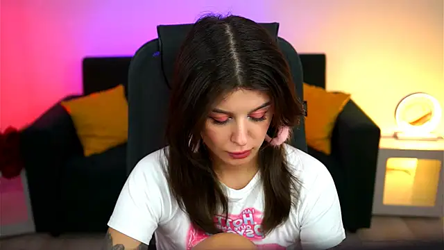 Snapshot of NicoleMun chatting on 03-16-25, 09:27 NicoleMun online show from 03-16-25, 09:27