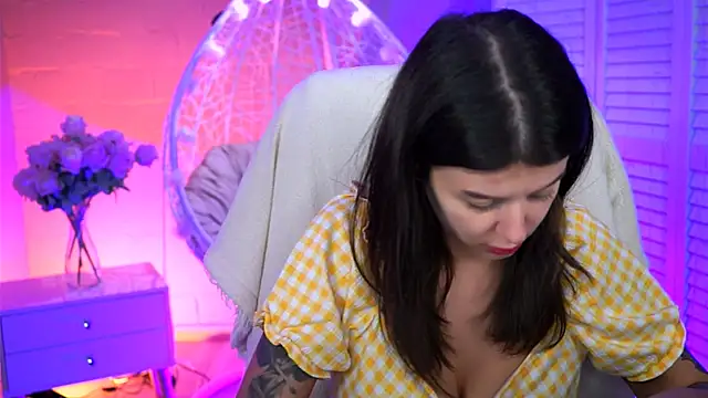 Snapshot of NicoleMun chatting on 03-13-25, 12:56 NicoleMun online show from 03-13-25, 12:56