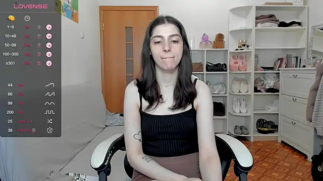 Snapshot of broosnica1 chatting on 04-18-26, 09:00 broosnica1 online show from 04-18-26, 09:00