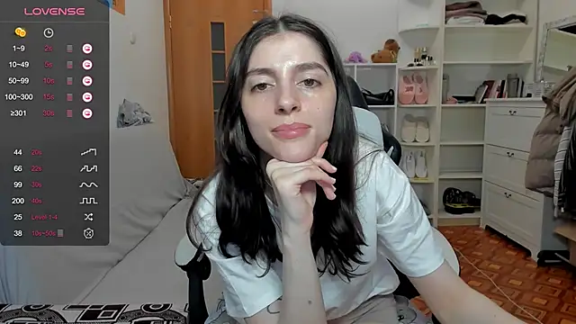 Snapshot of broosnica1 chatting on 04-25-26, 01:52 broosnica1 online show from 04-25-26, 01:52