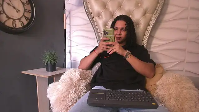 Snapshot of Belamiramil chatting on 06-20-26, 02:55 Belamiramil online show from 06-20-26, 02:55