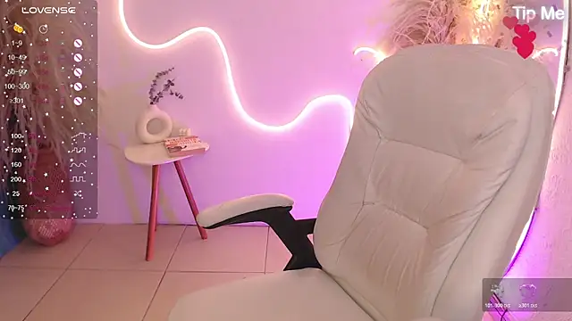 ViolettaHotLatin  online show from 02-26-26, 12:16